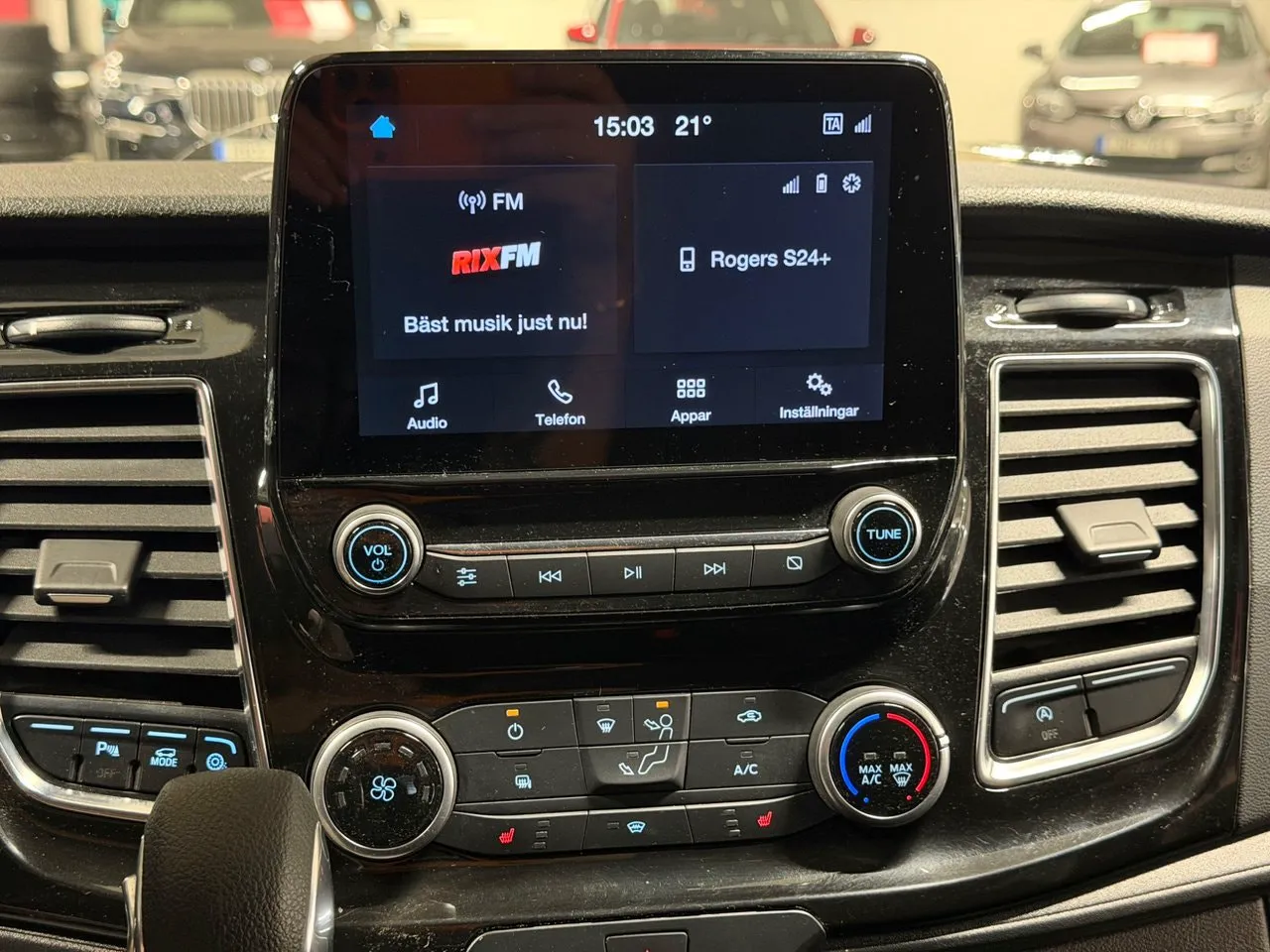 Vehicle image 16