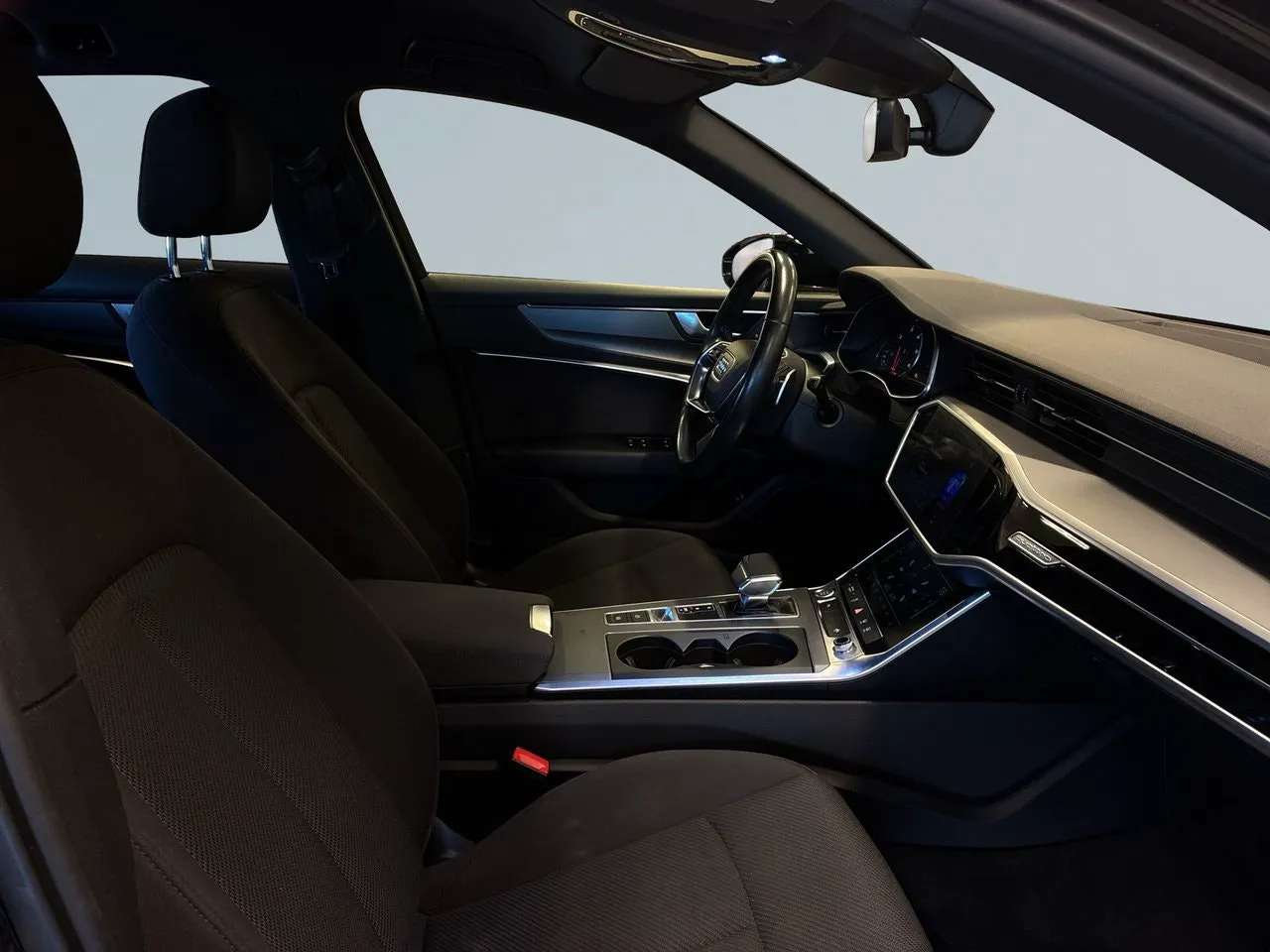 Vehicle image 9