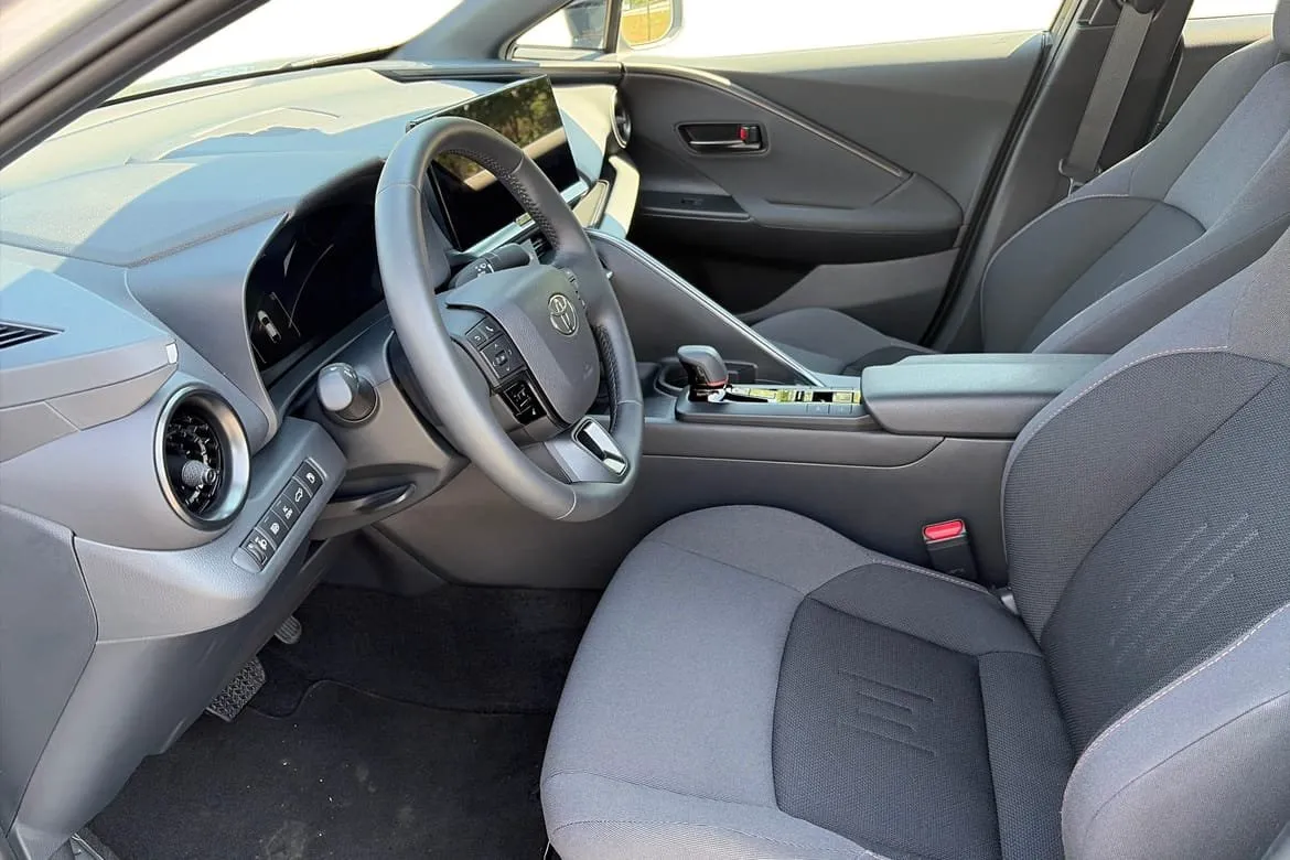 Vehicle image 9