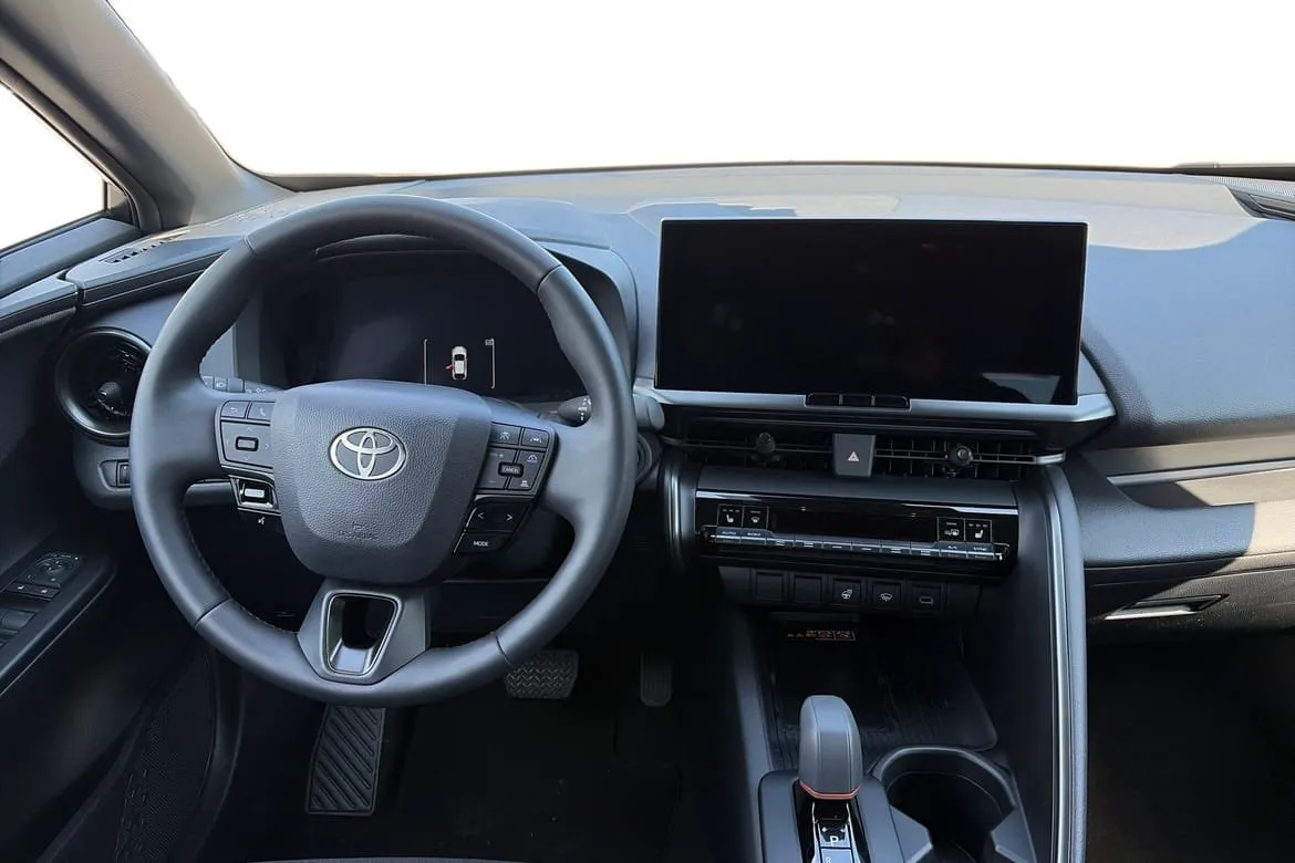 Vehicle image 6