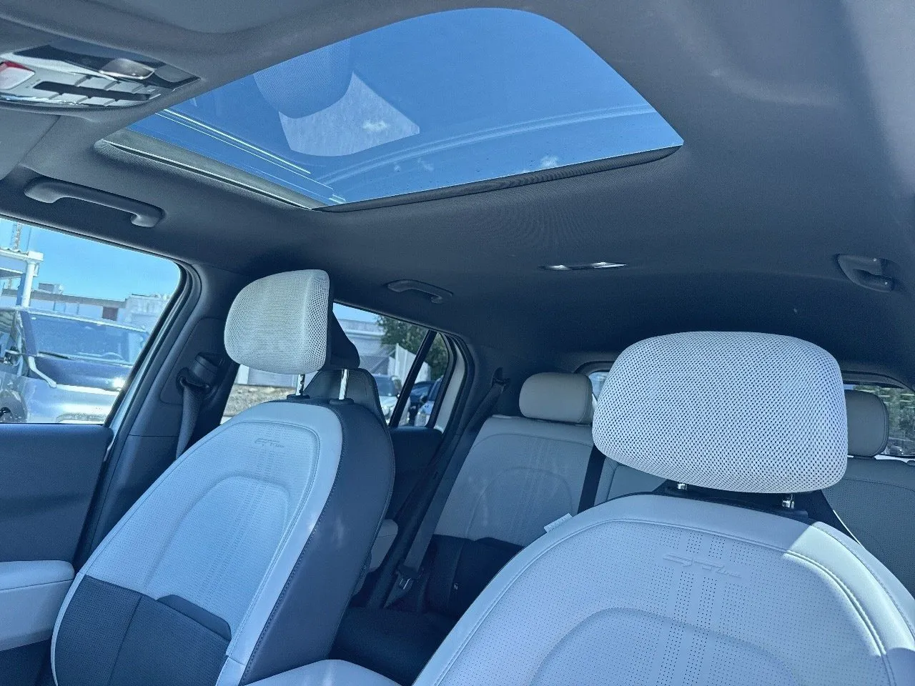 Vehicle image 21