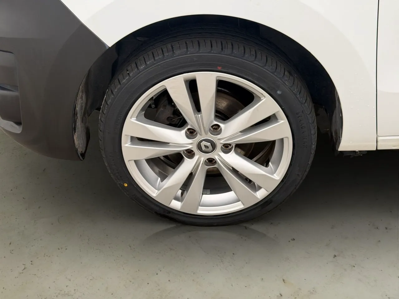 Vehicle image 22