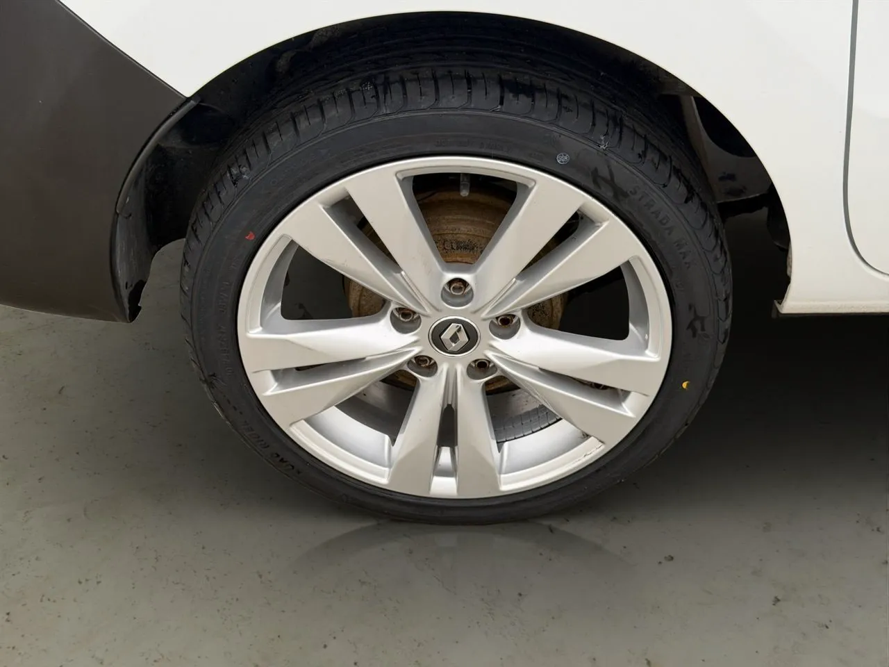 Vehicle image 24