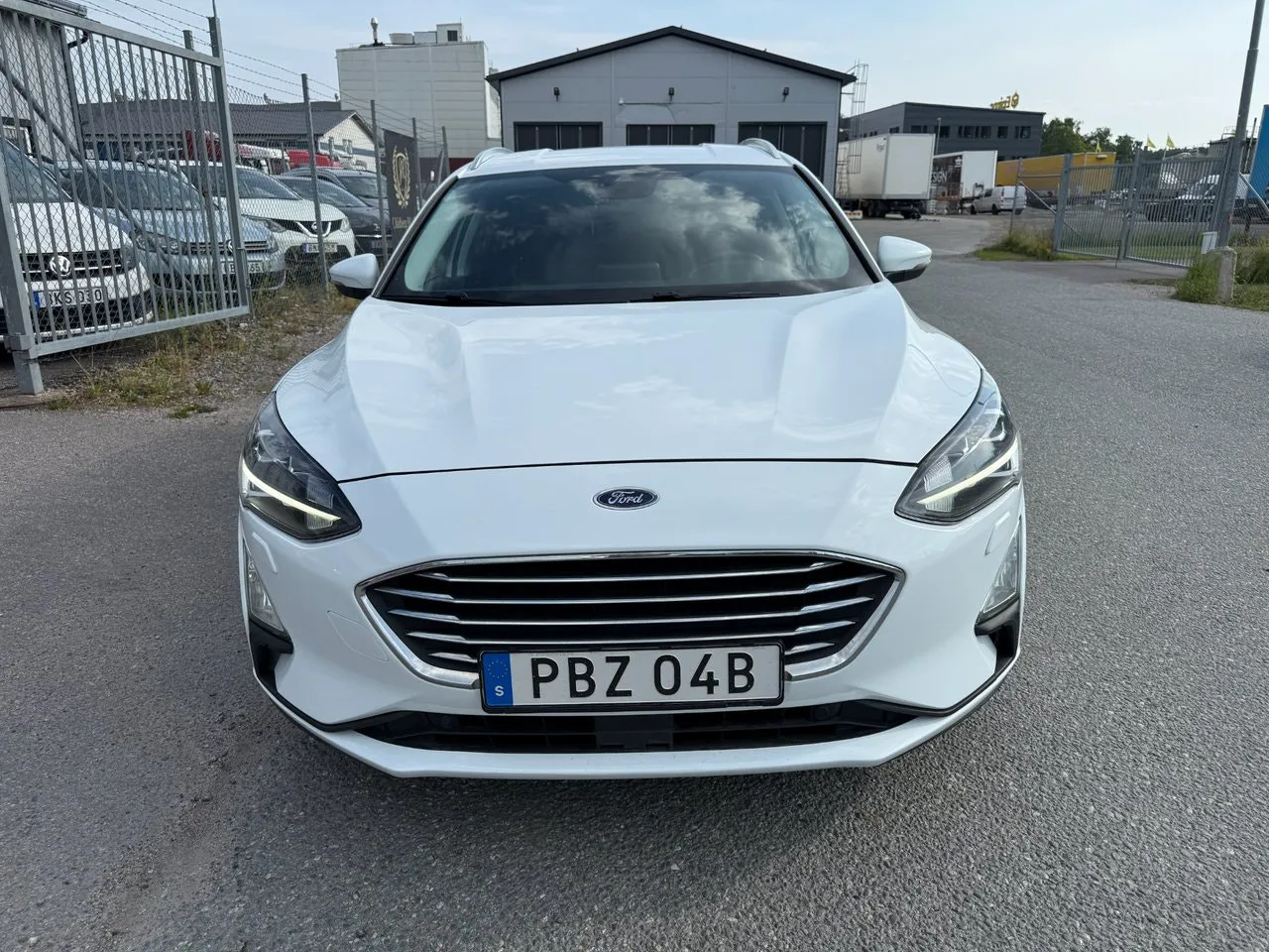Vehicle image 7