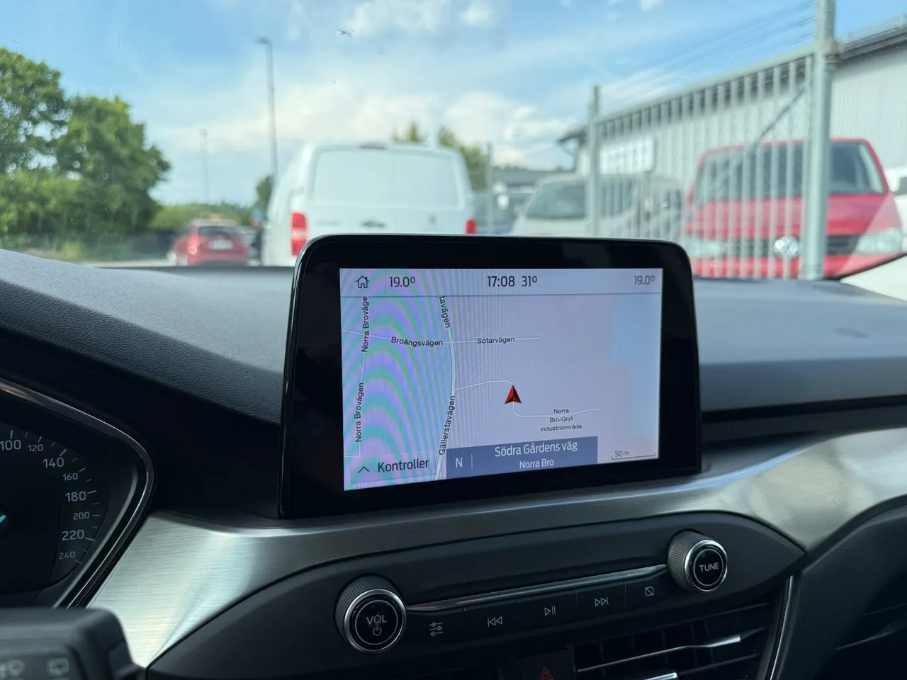 Vehicle image 11