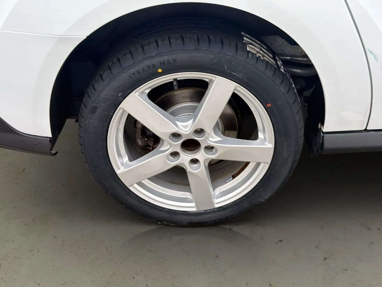 Vehicle image 28