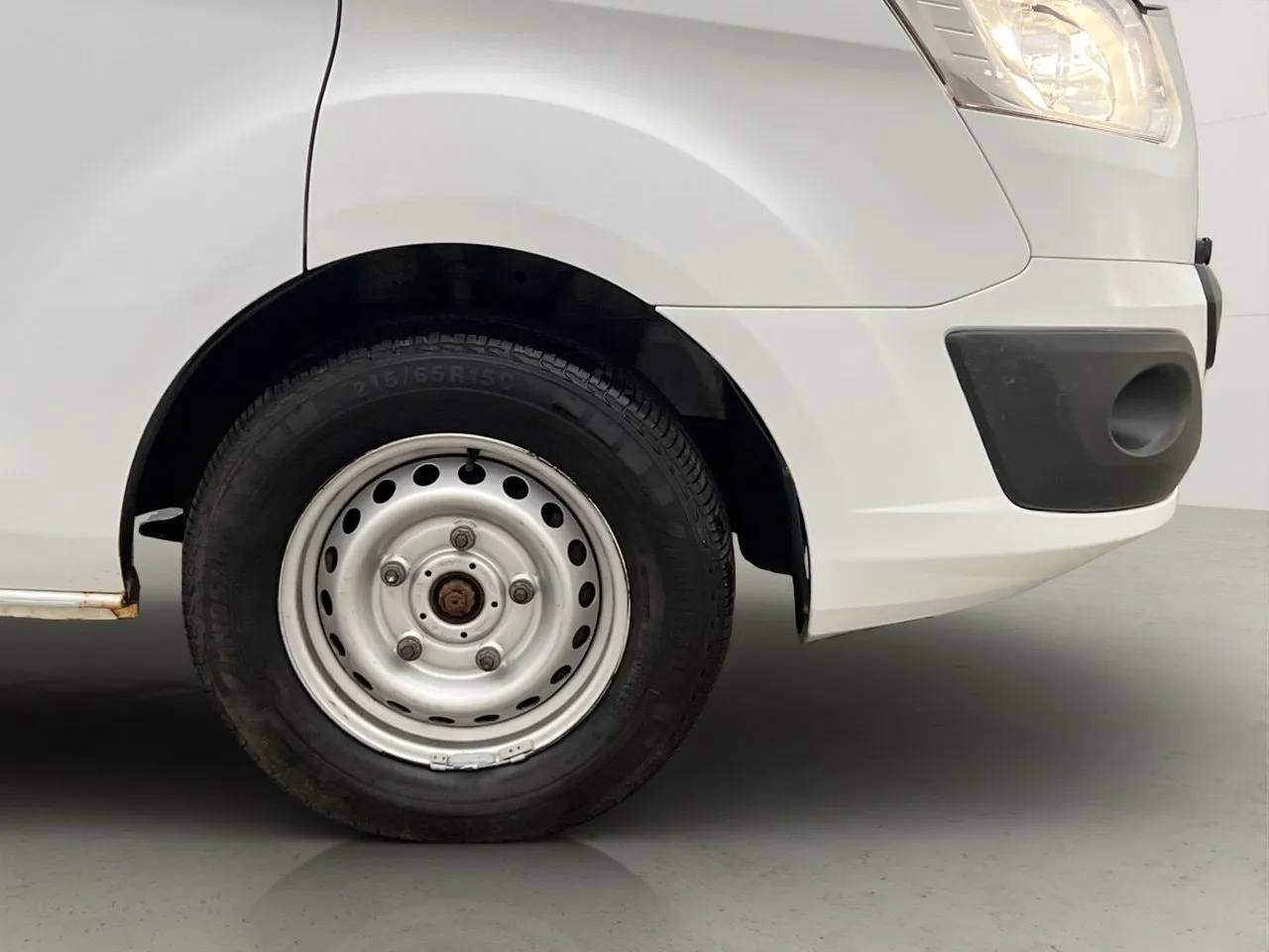 Vehicle image 30