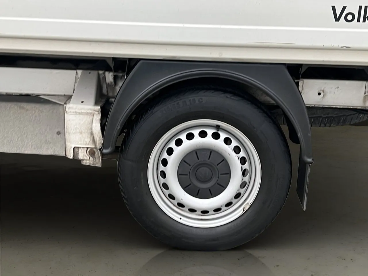 Vehicle image 22