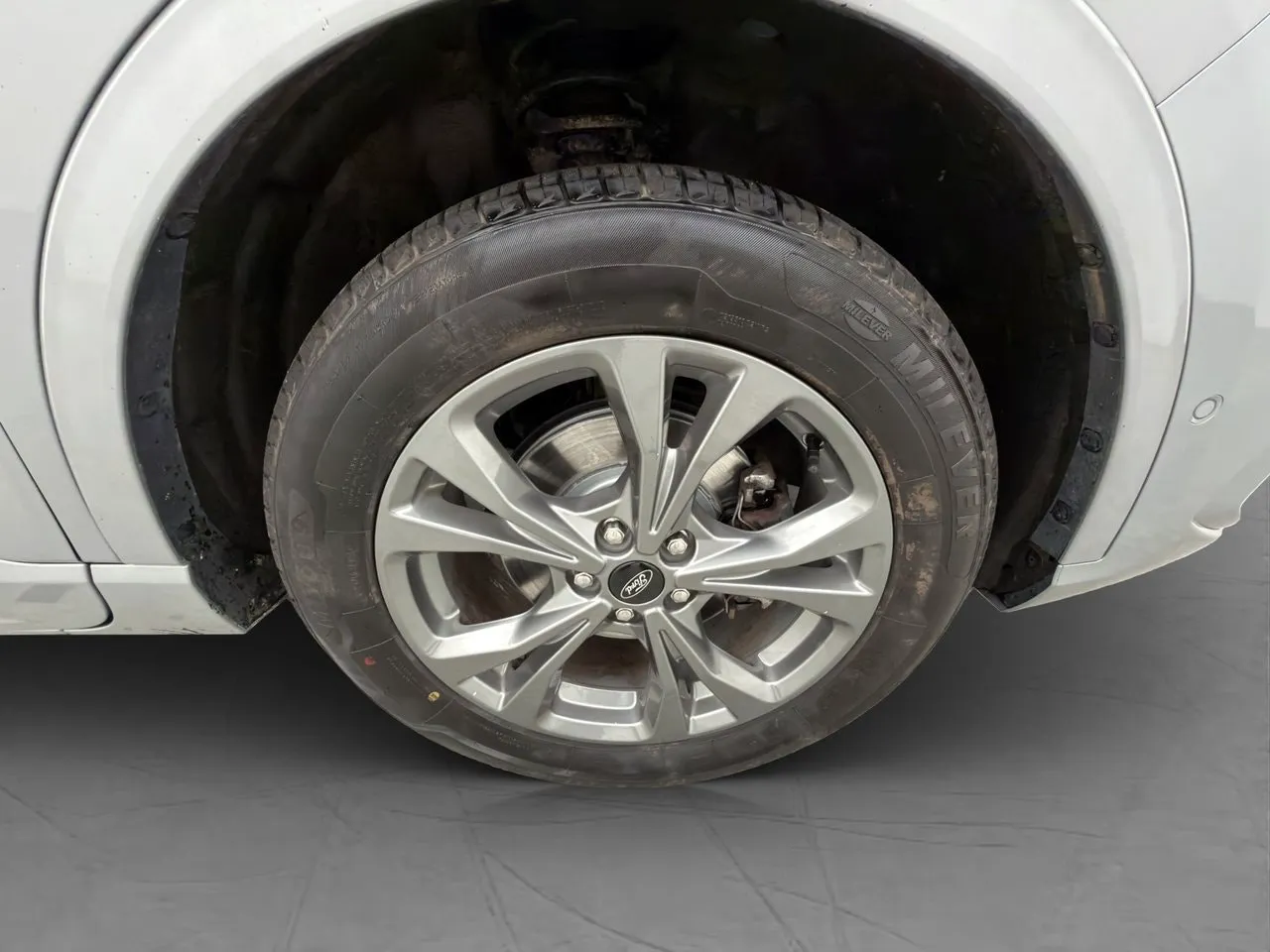 Vehicle image 33