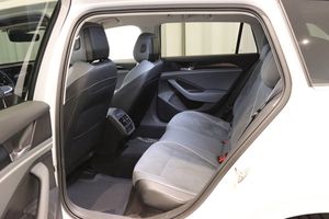 Volkswagen Passat bild 9