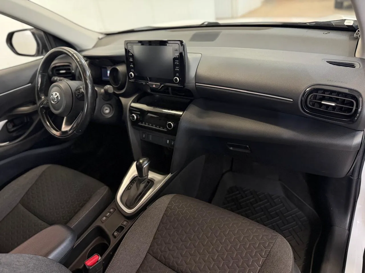 Vehicle image 11