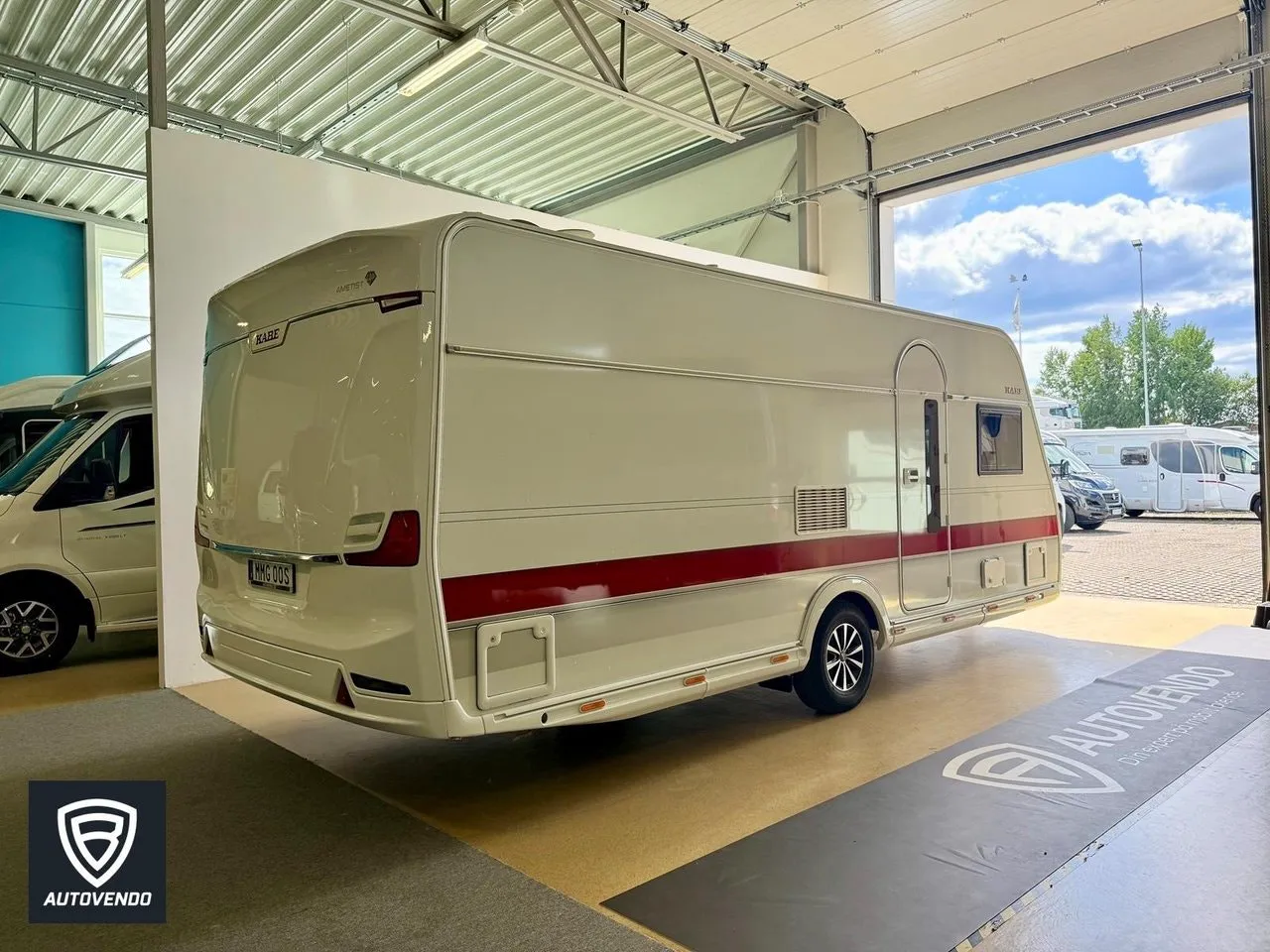 Vehicle image 18