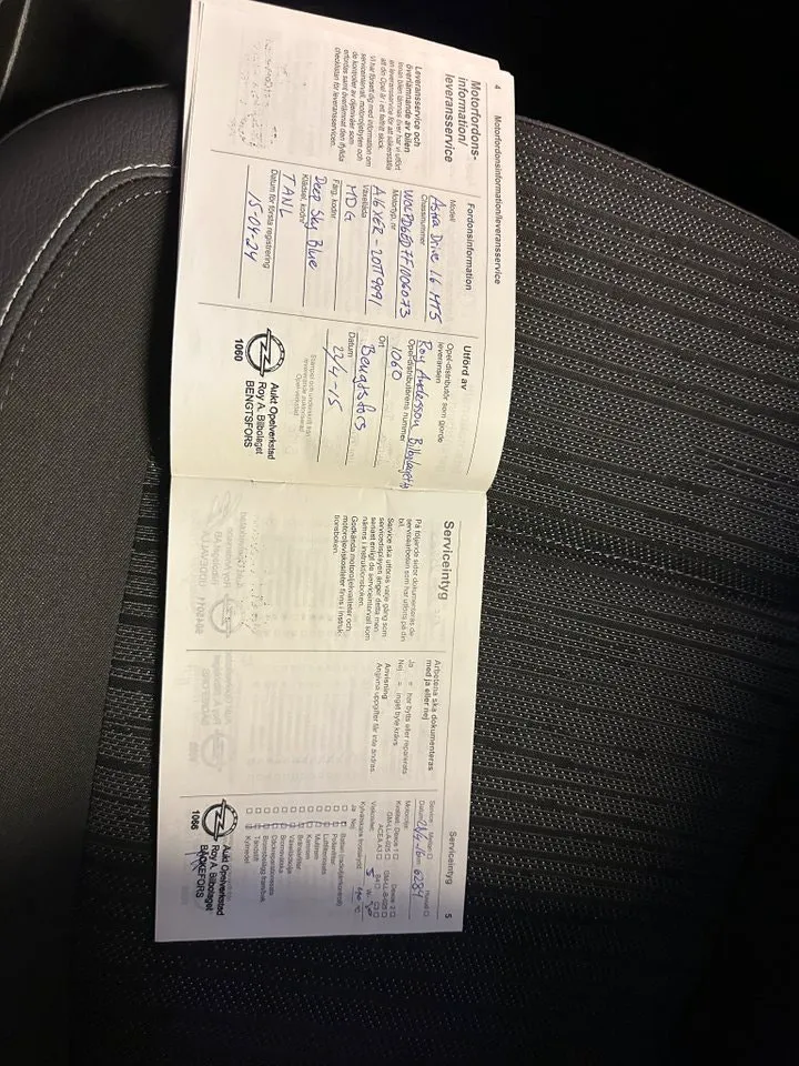 Vehicle image 13