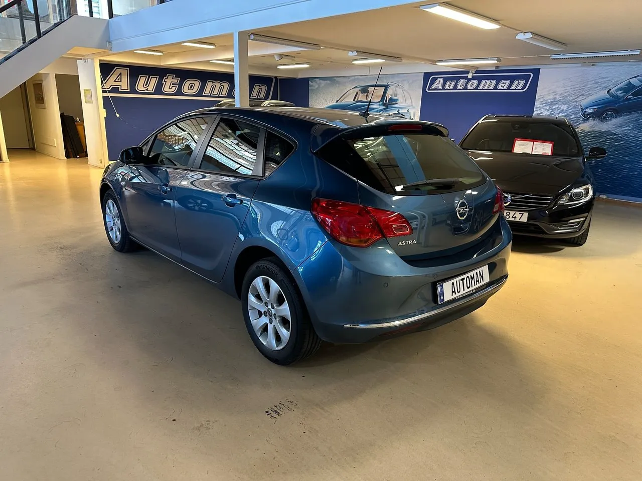 Vehicle image 11