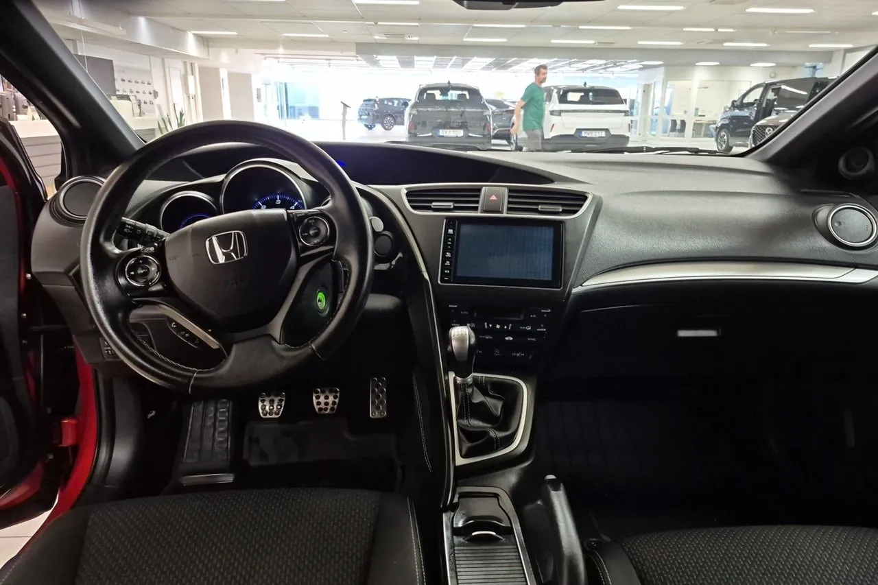 Vehicle image 8