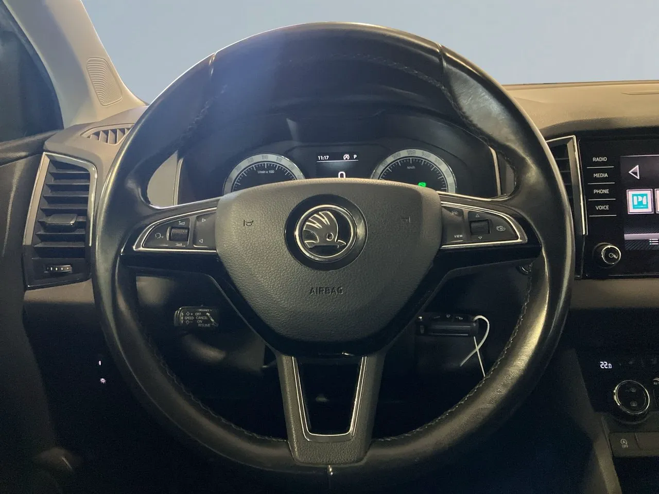 Vehicle image 14
