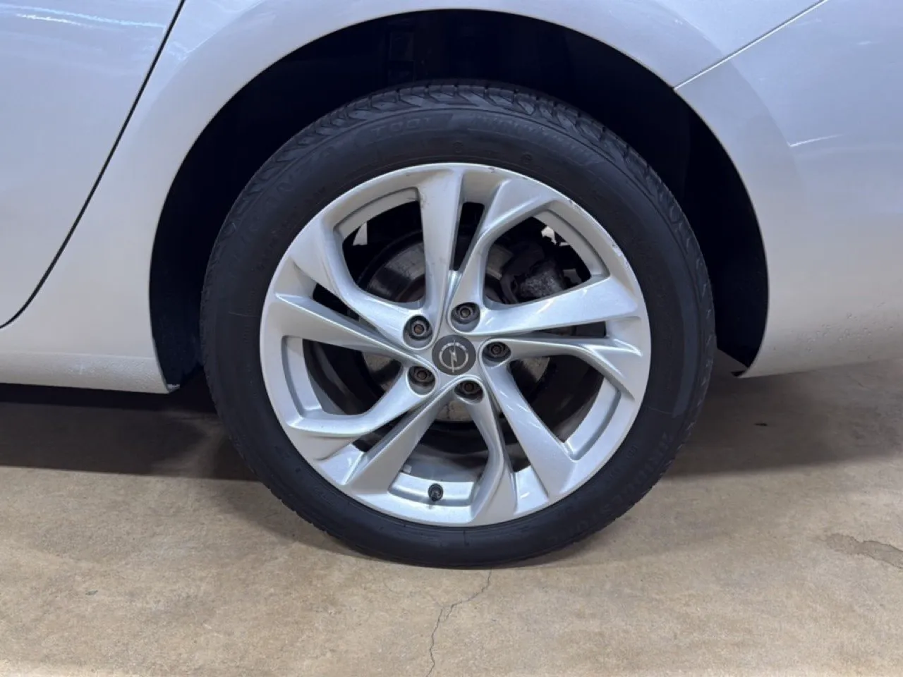 Vehicle image 15
