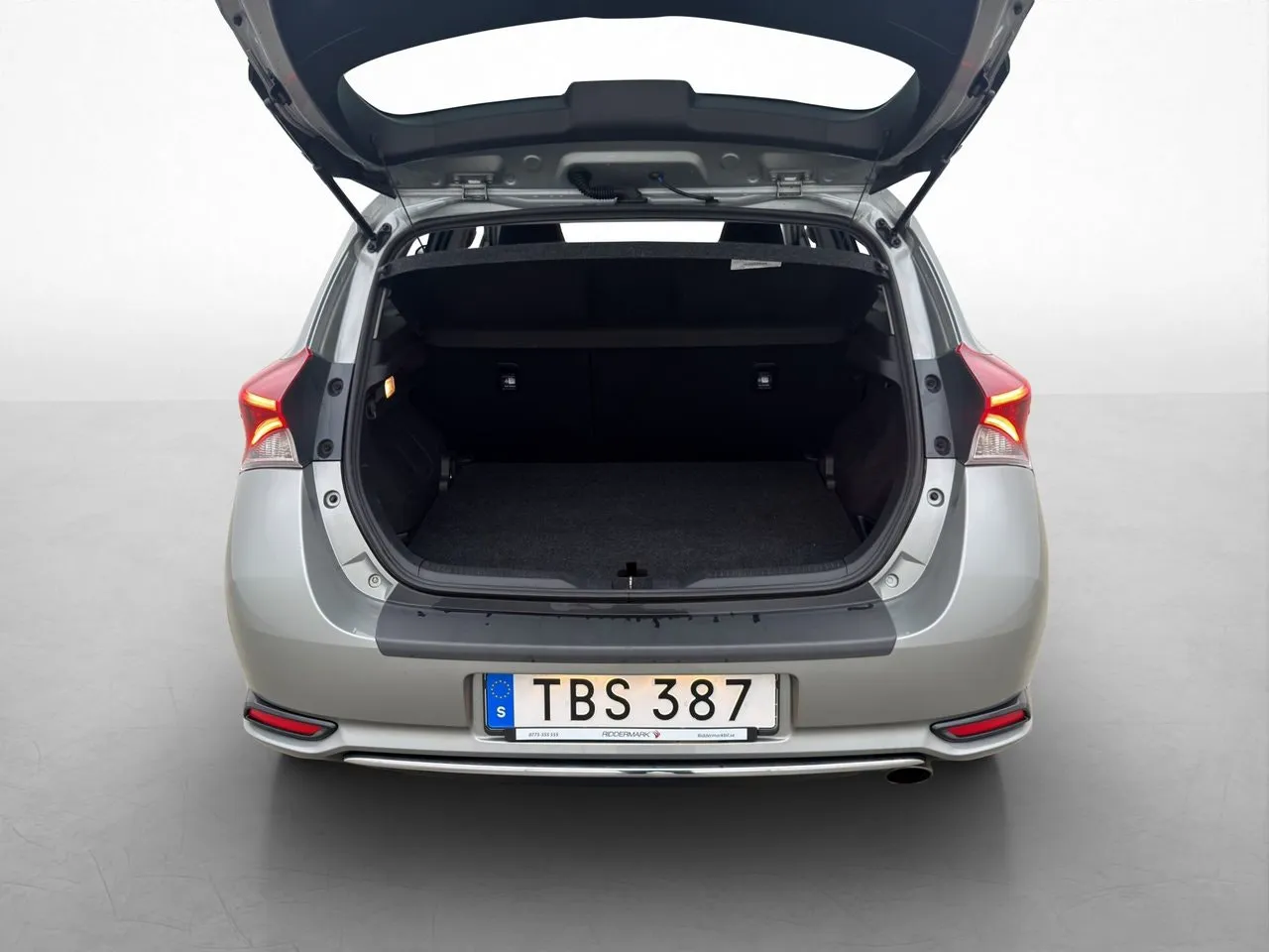 Vehicle image 19