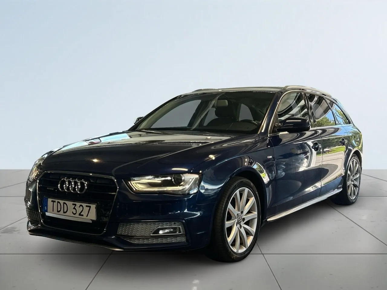 Vehicle image 15