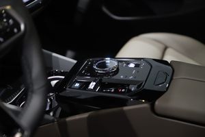 BMW i5 bild 14