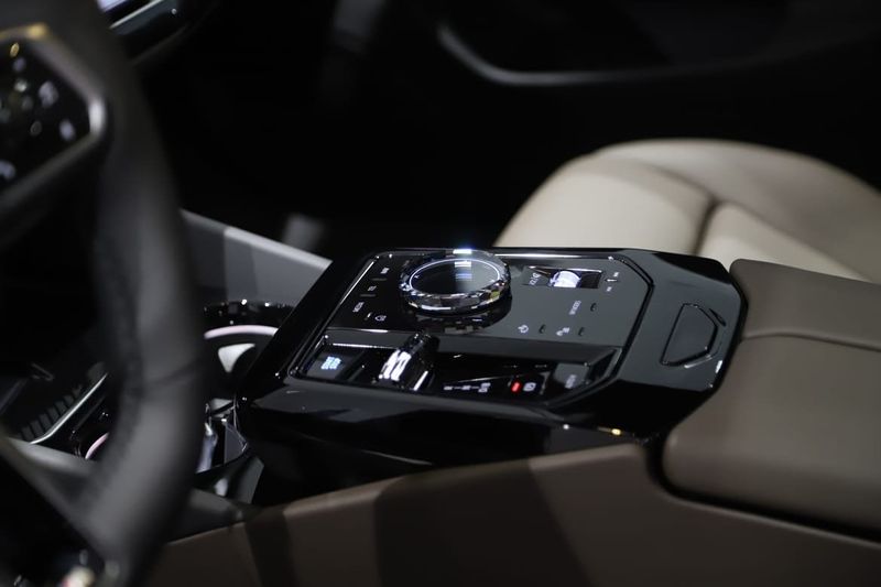 BMW i5 bild 14