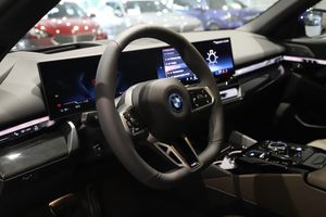 BMW i5 bild 5