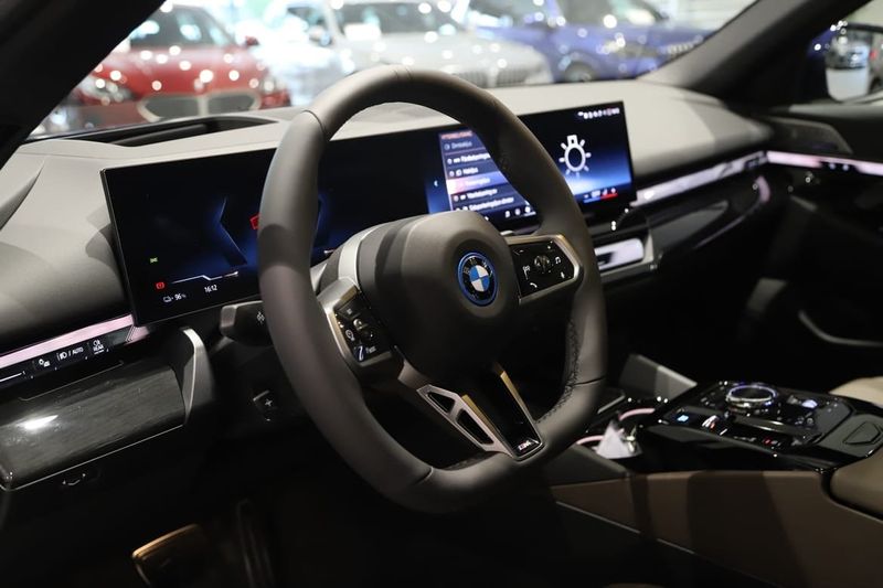 BMW i5 bild 5