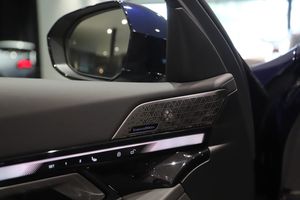 BMW i5 bild 8