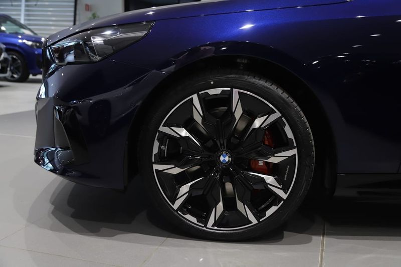 BMW i5 bild 10