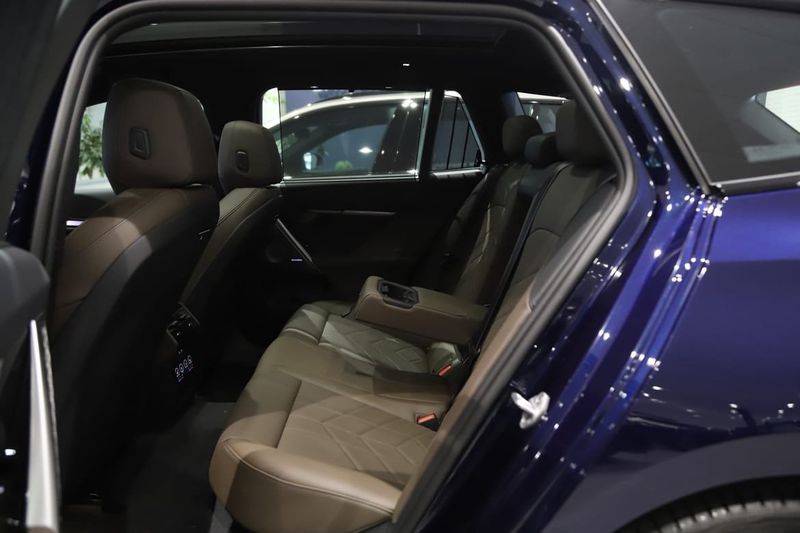 BMW i5 bild 13