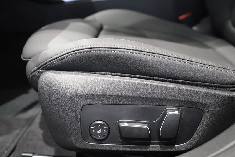 BMW i4 bild 13