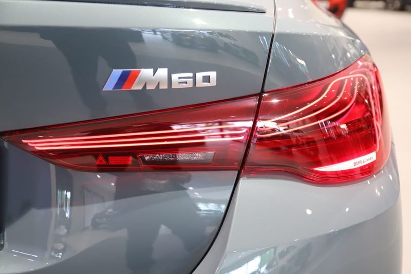 BMW i4 bild 16