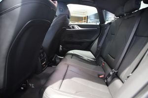BMW i4 bild 20