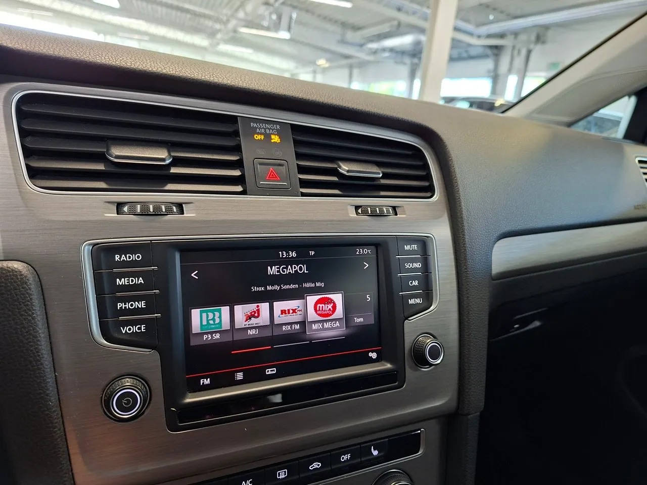 Vehicle image 14