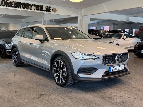 Volvo V60 Cross Country B4 AWD Mildhybrid Drag Core MOMS - 2024