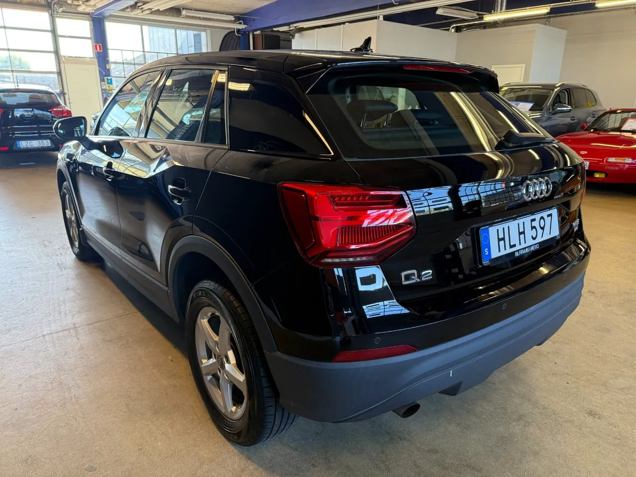 Vehicle image 4