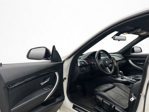 BMW 320 bild 10