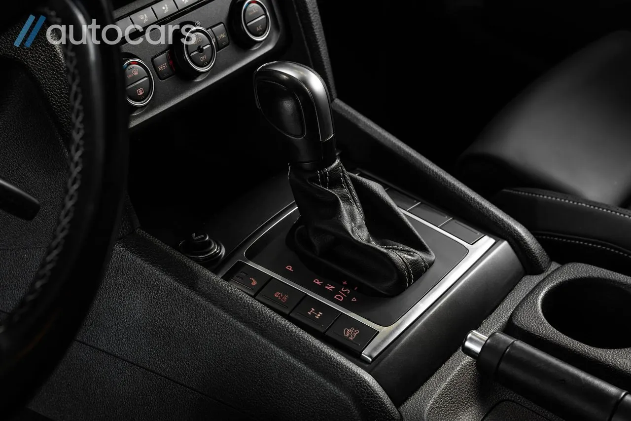 Vehicle image 26