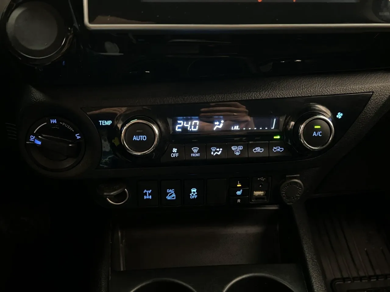 Vehicle image 24