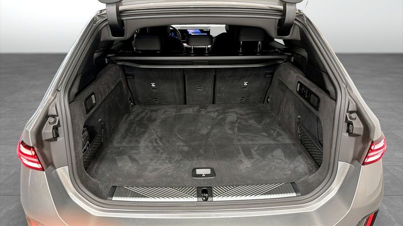 BMW i5 bild 10