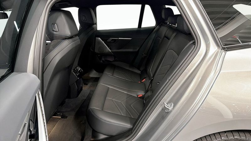 BMW i5 bild 5