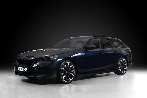 BMW 530 e xDrive Touring M Sportpaket Pro *21"/HUD mm* - 2025