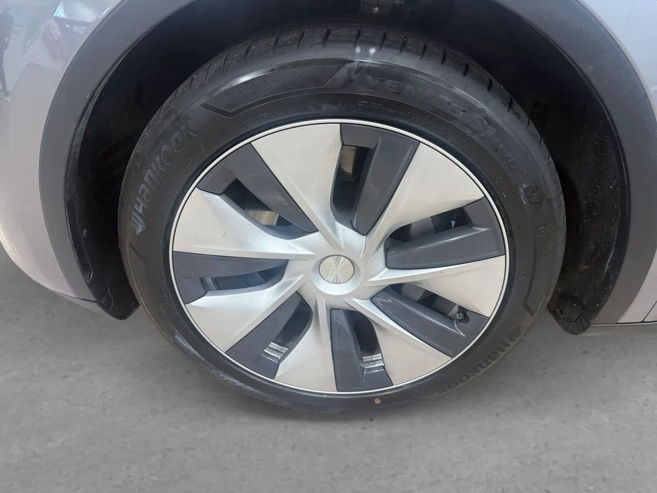 Vehicle image 23