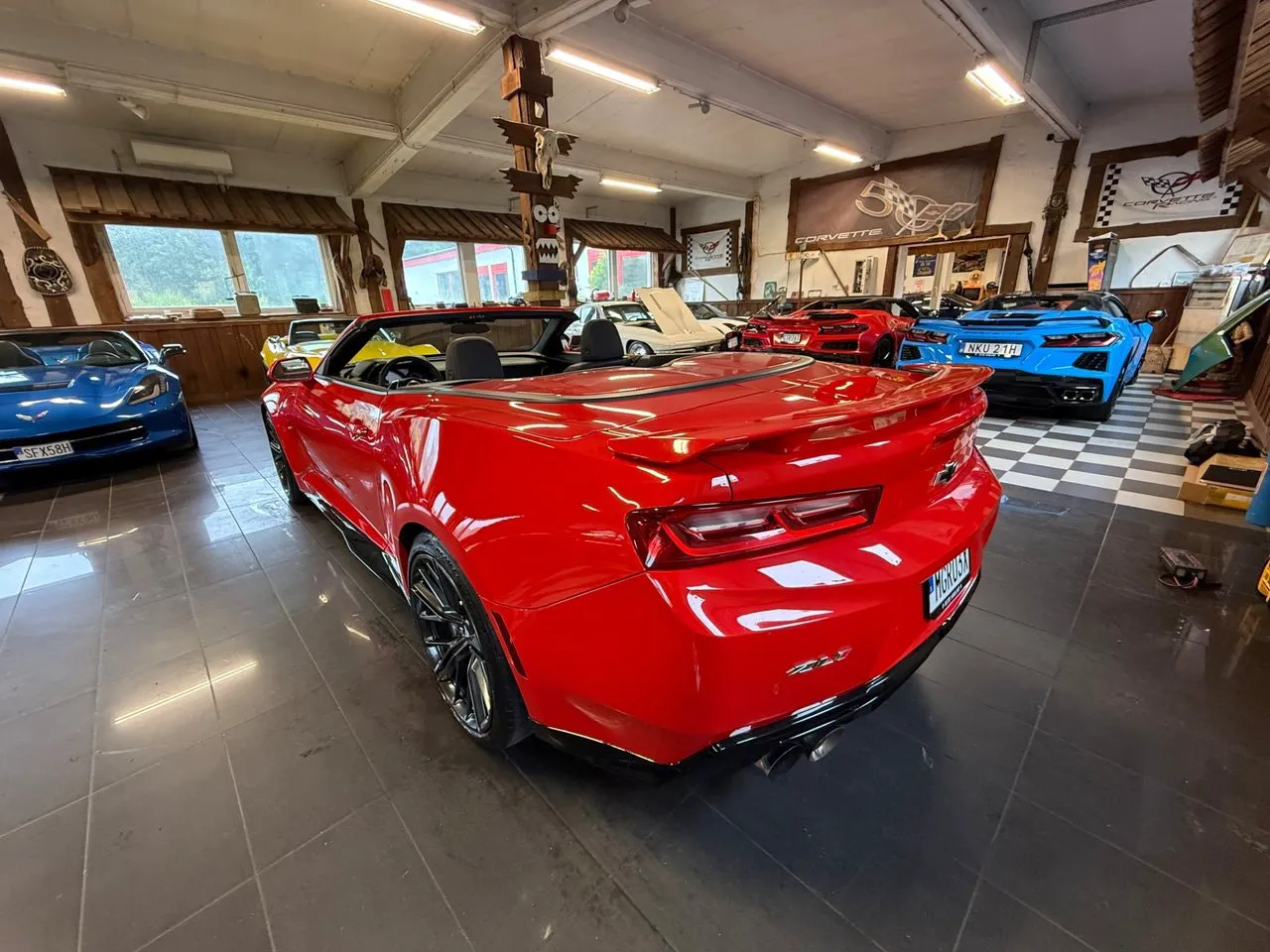 Vehicle image 5