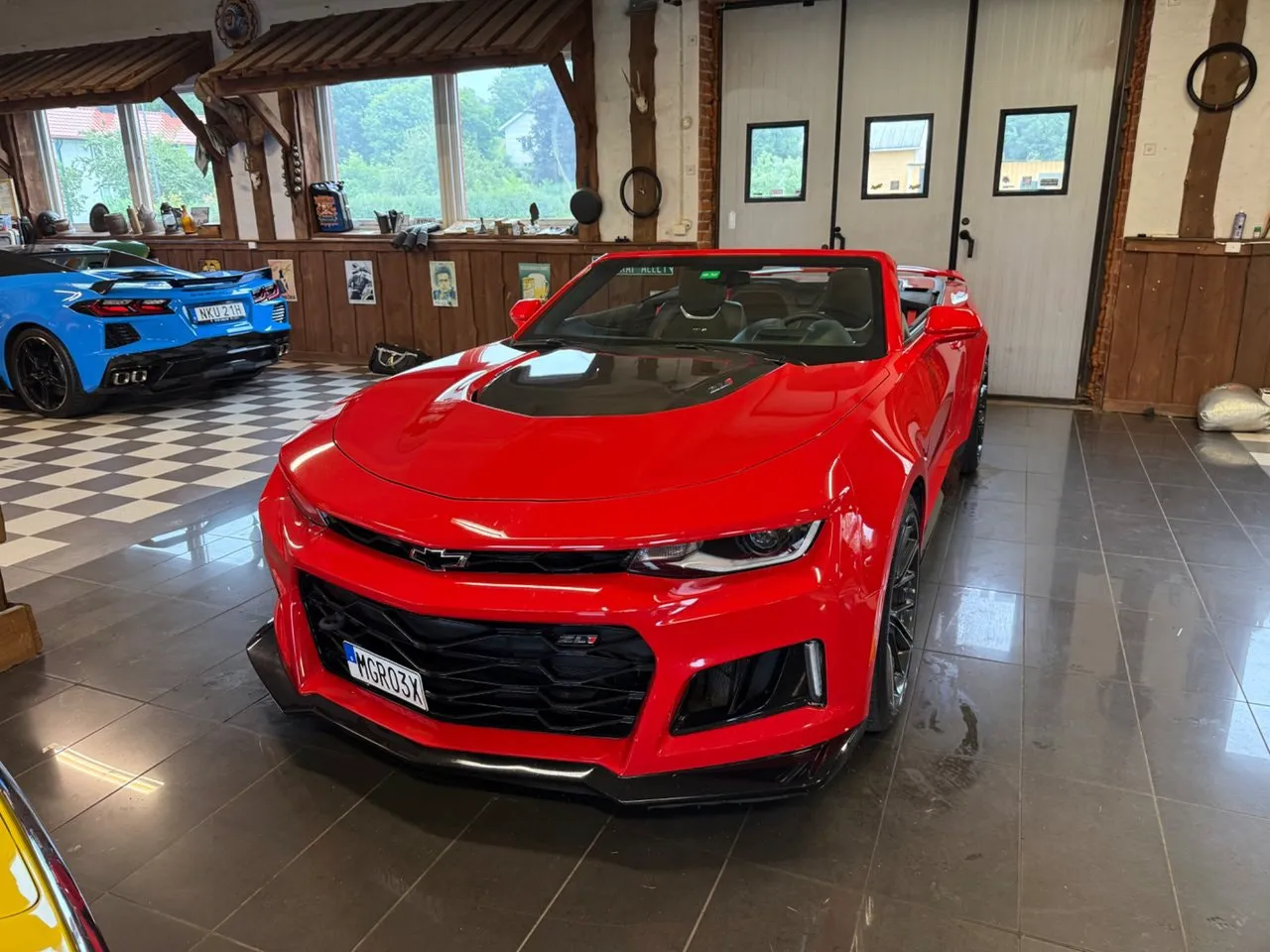 Vehicle image 8