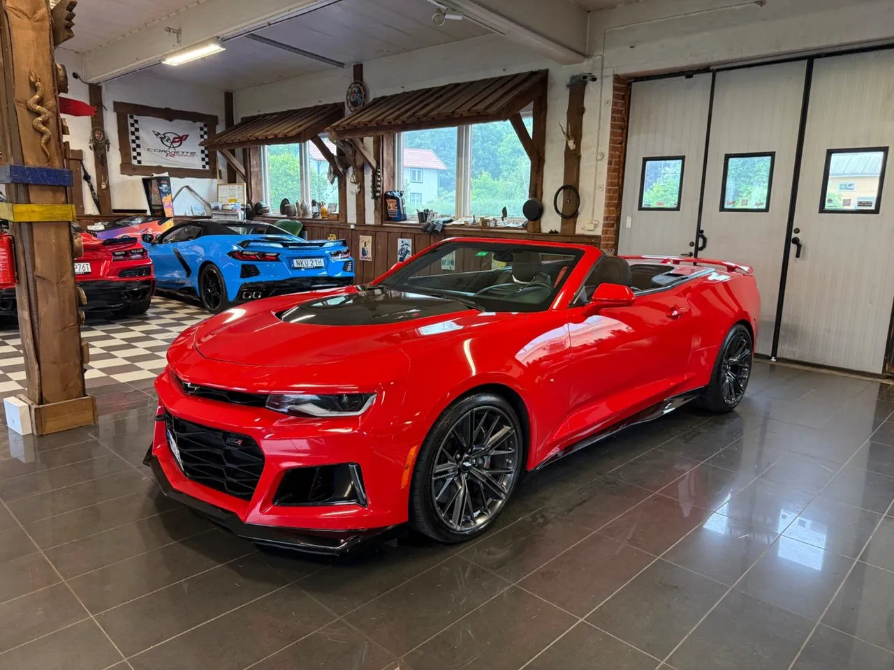 Vehicle image 9