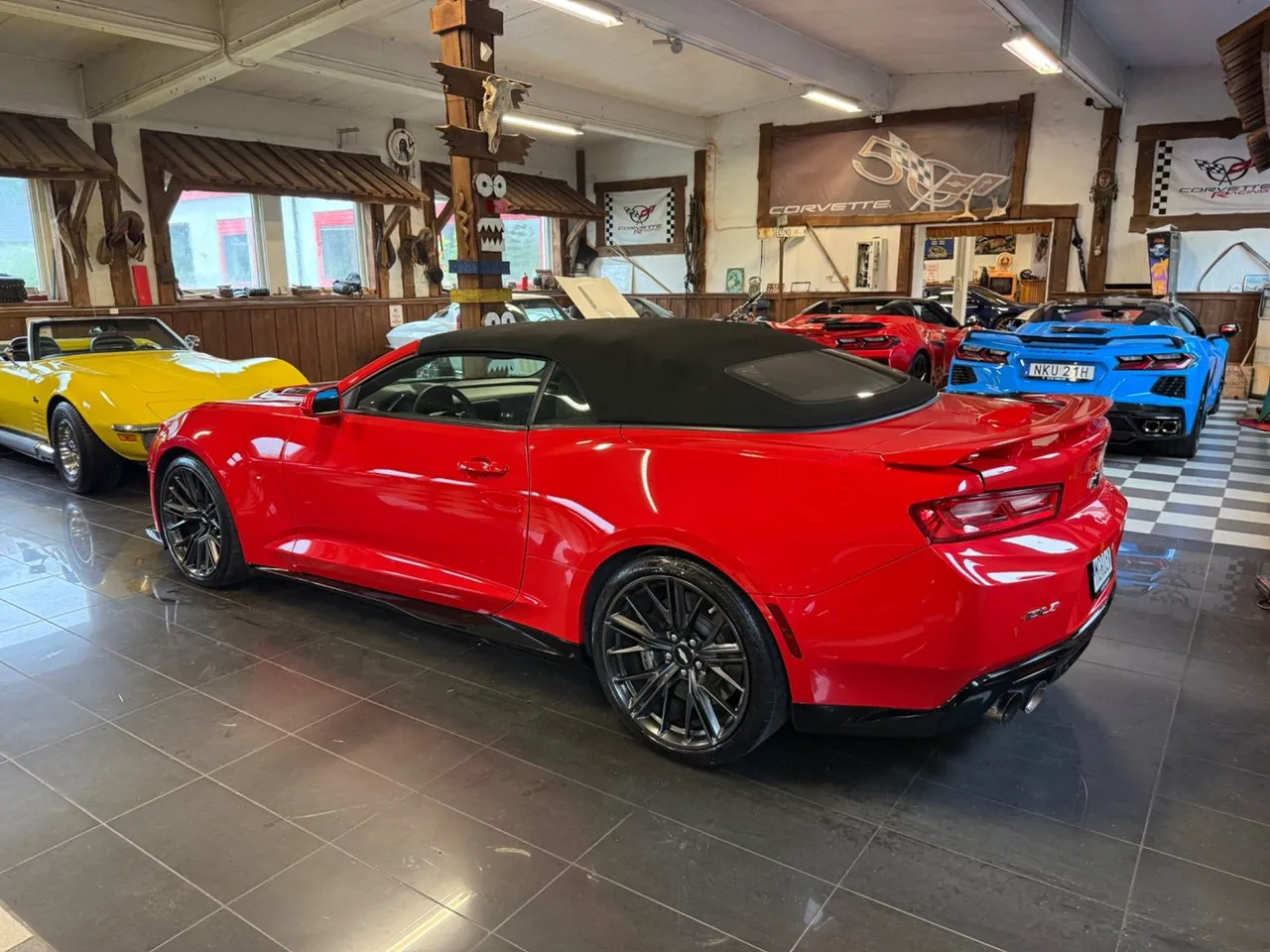 Vehicle image 14