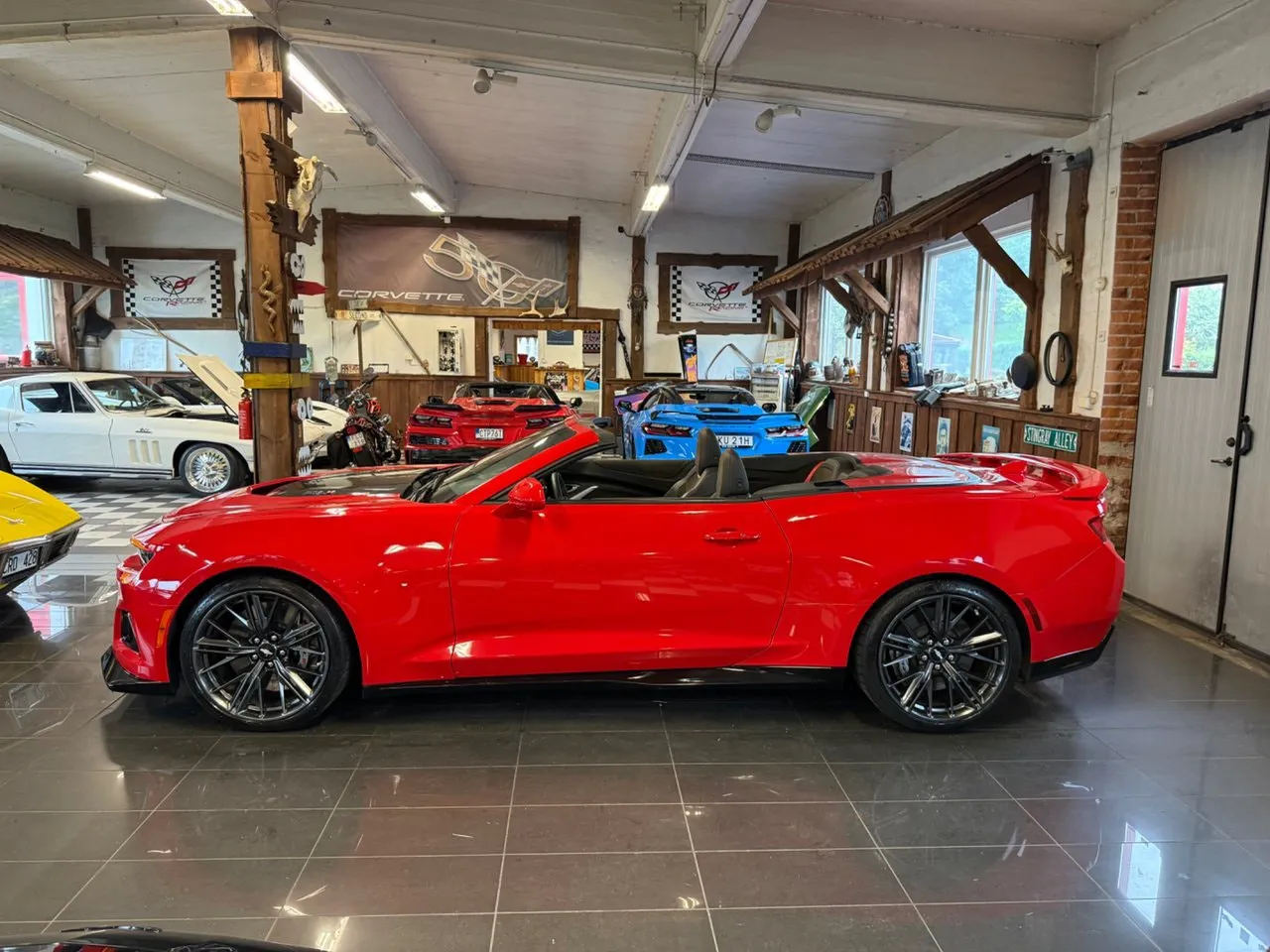 Vehicle image 11