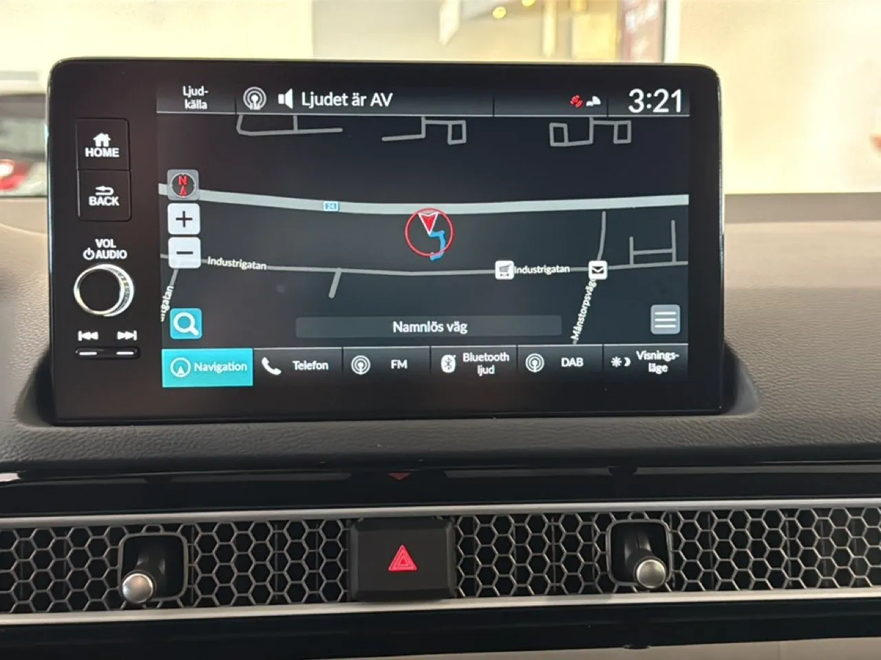 Vehicle image 15