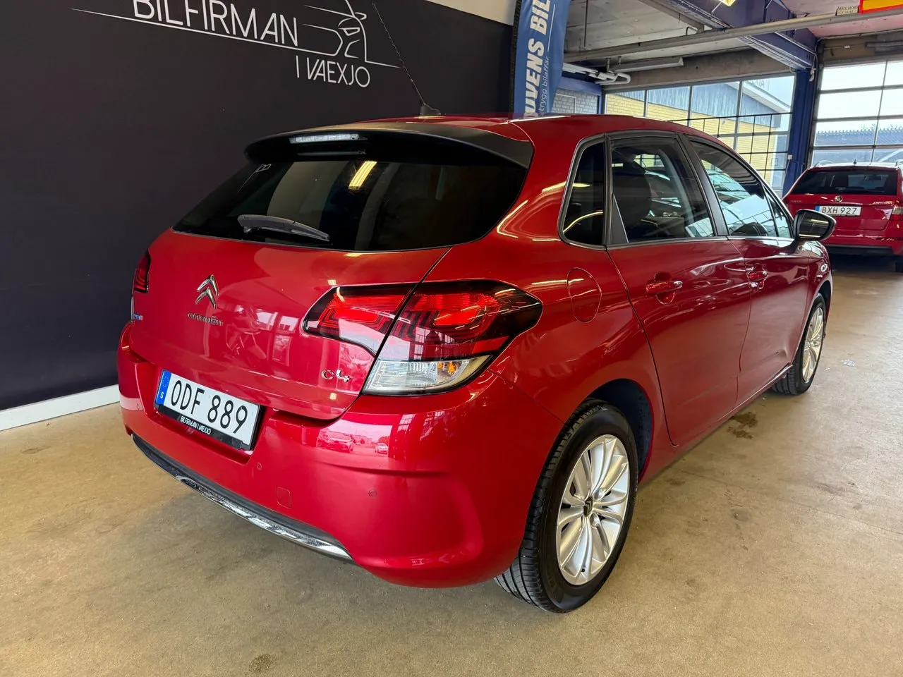 Vehicle image 3